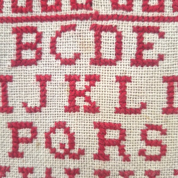 Vintage hand-embroidered alphabet - Picture 3 of 7